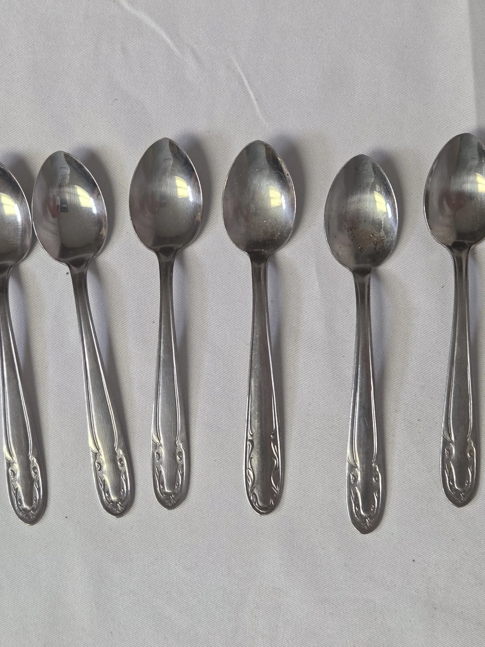 Vintage Set of 6 Decorative Stainless Spoons -‎ Silver